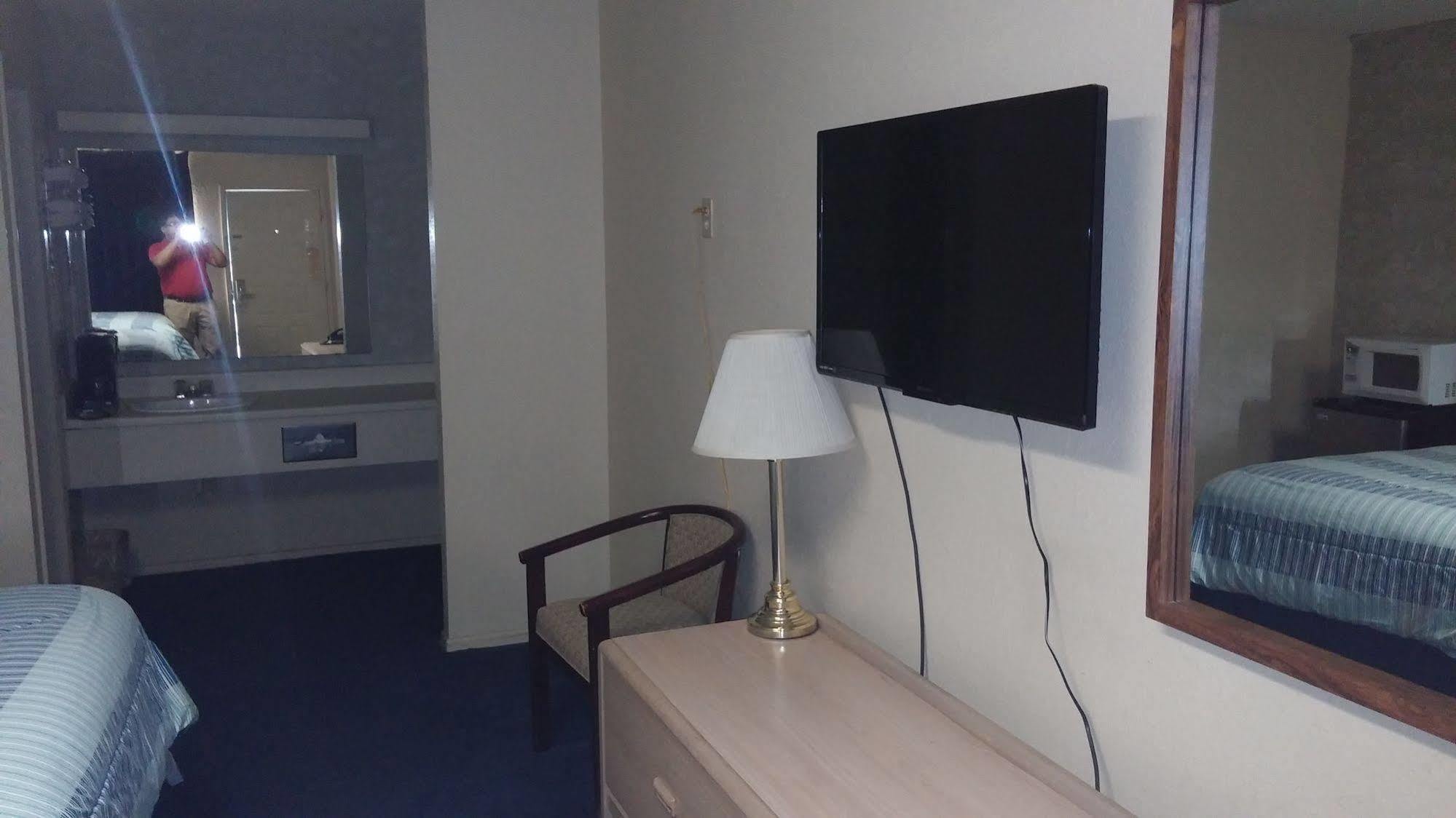 Budget Host Inn Eastland Esterno foto
