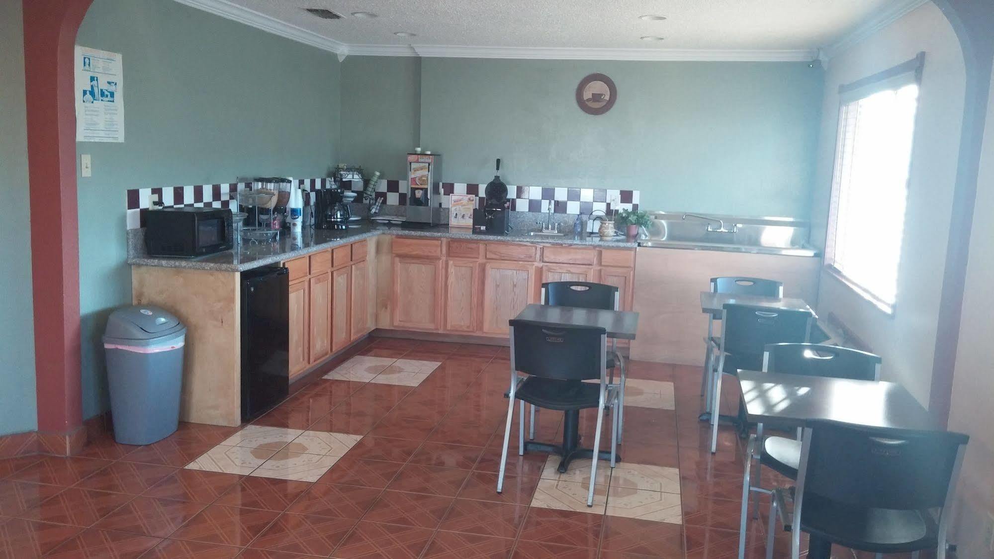 Budget Host Inn Eastland Esterno foto